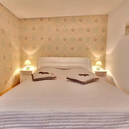 Toompuiestee Penthouse With Sauna * Tallinn