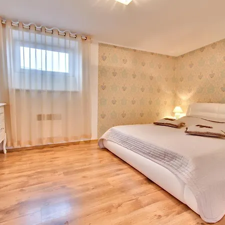 Daire Toompuiestee Penthouse With Sauna