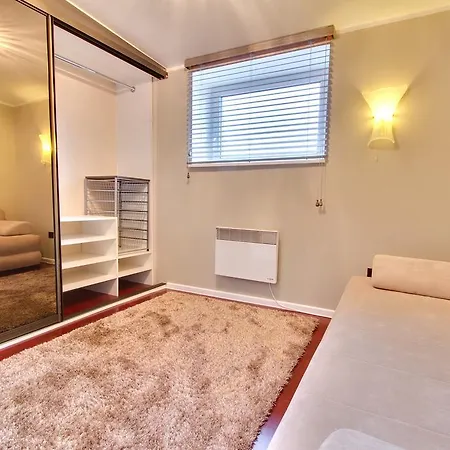 Toompuiestee Penthouse With Sauna * 탈린