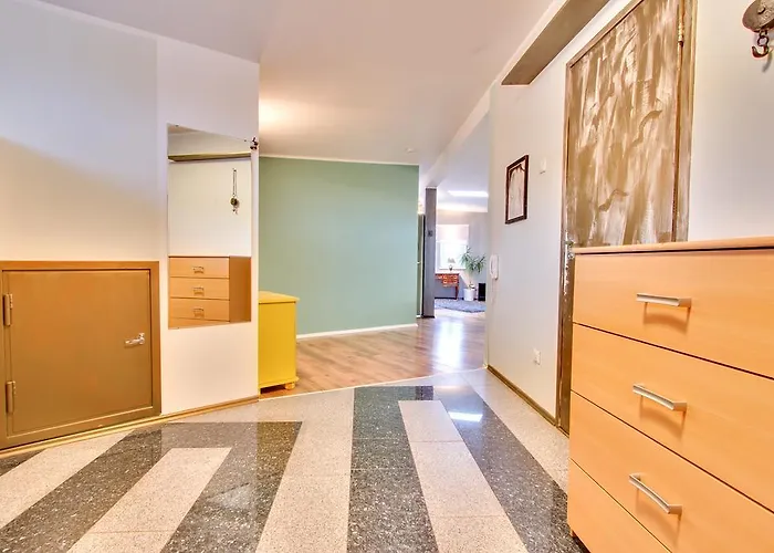 Toompuiestee Penthouse With Sauna Appartamento *