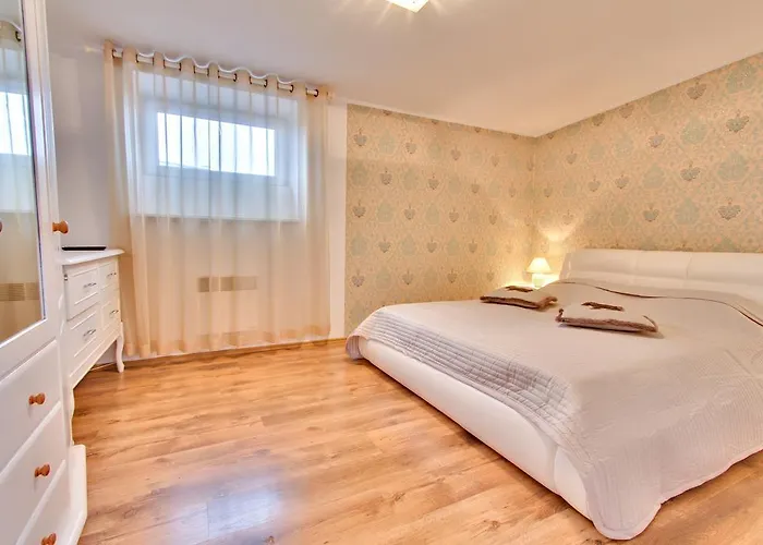 Apartament Toompuiestee Penthouse With Sauna